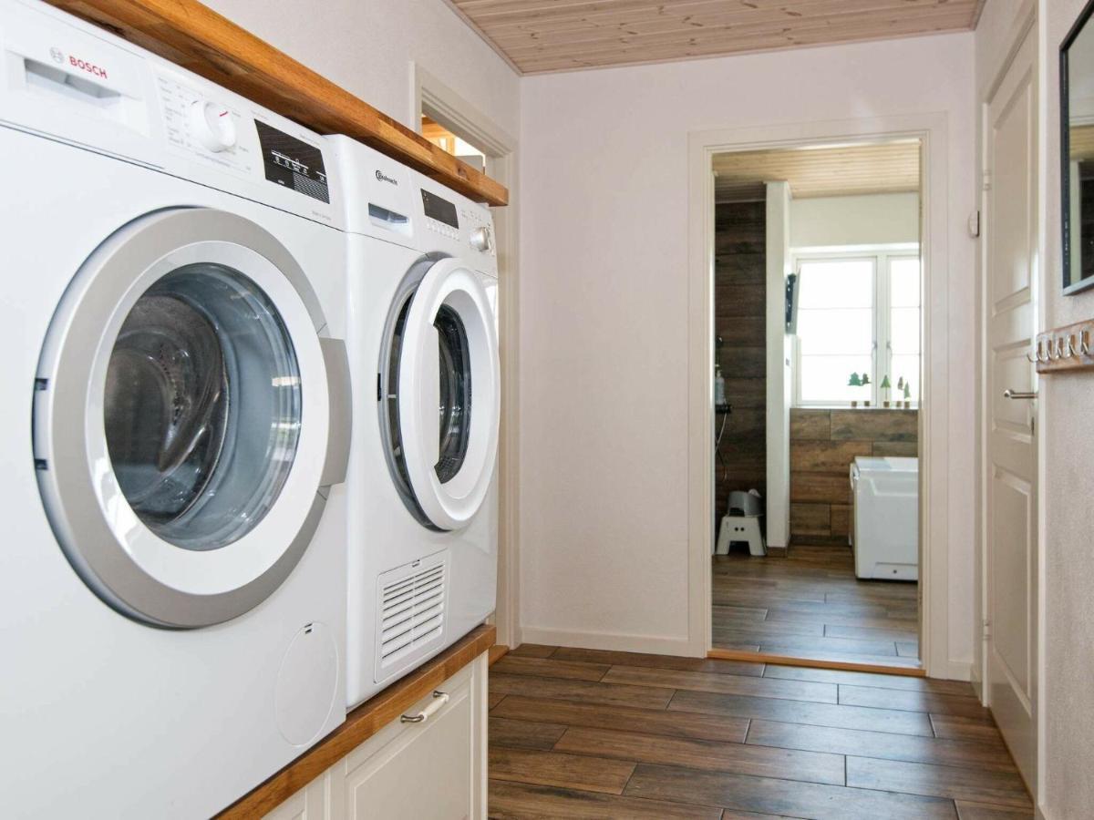 10 Person Holiday Home In Glesborg Exteriör bild
