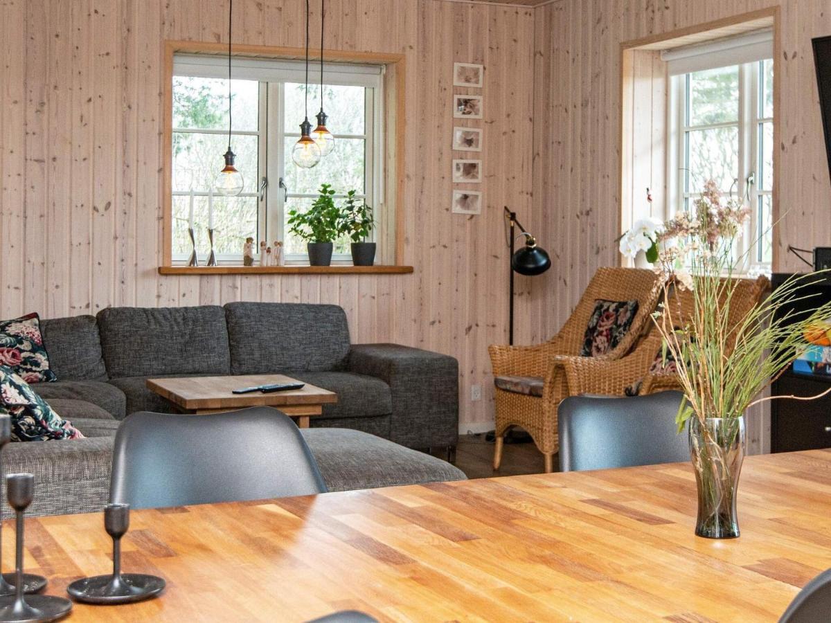 10 Person Holiday Home In Glesborg Exteriör bild