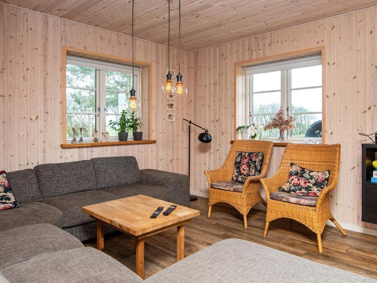 10 Person Holiday Home In Glesborg Exteriör bild