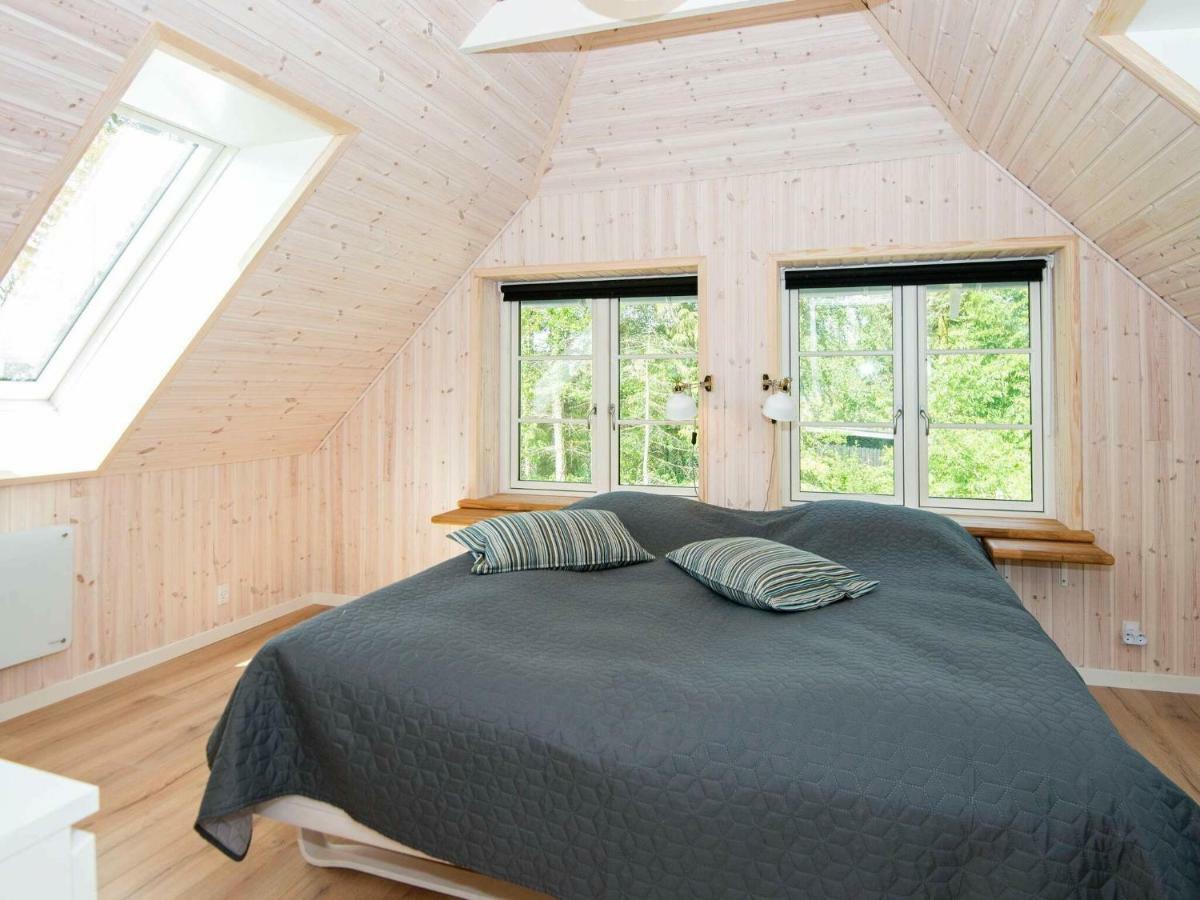 10 Person Holiday Home In Glesborg Exteriör bild